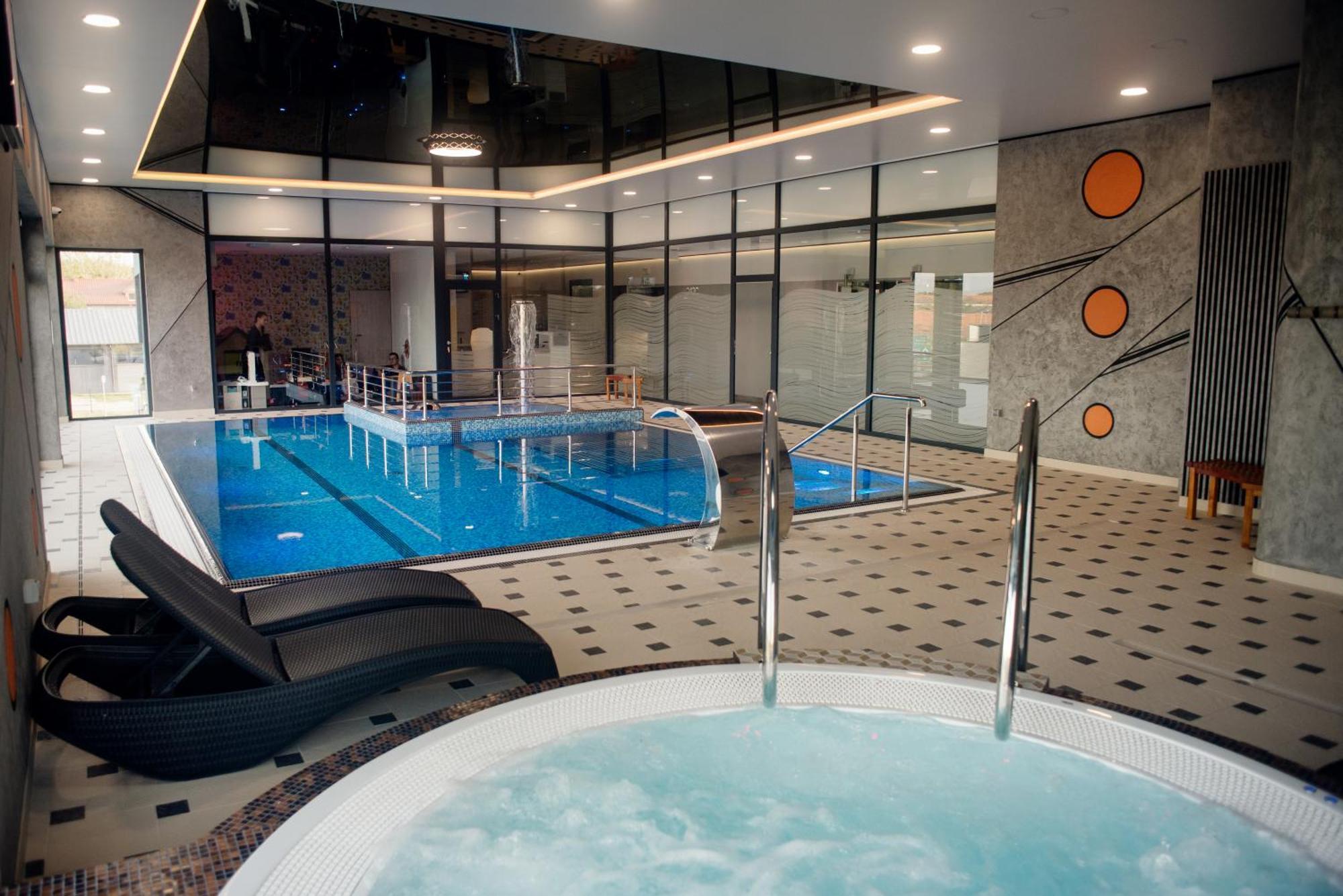 Hotel Aquarius Restaurant Wellness Spa 切霍齐内克 外观 照片