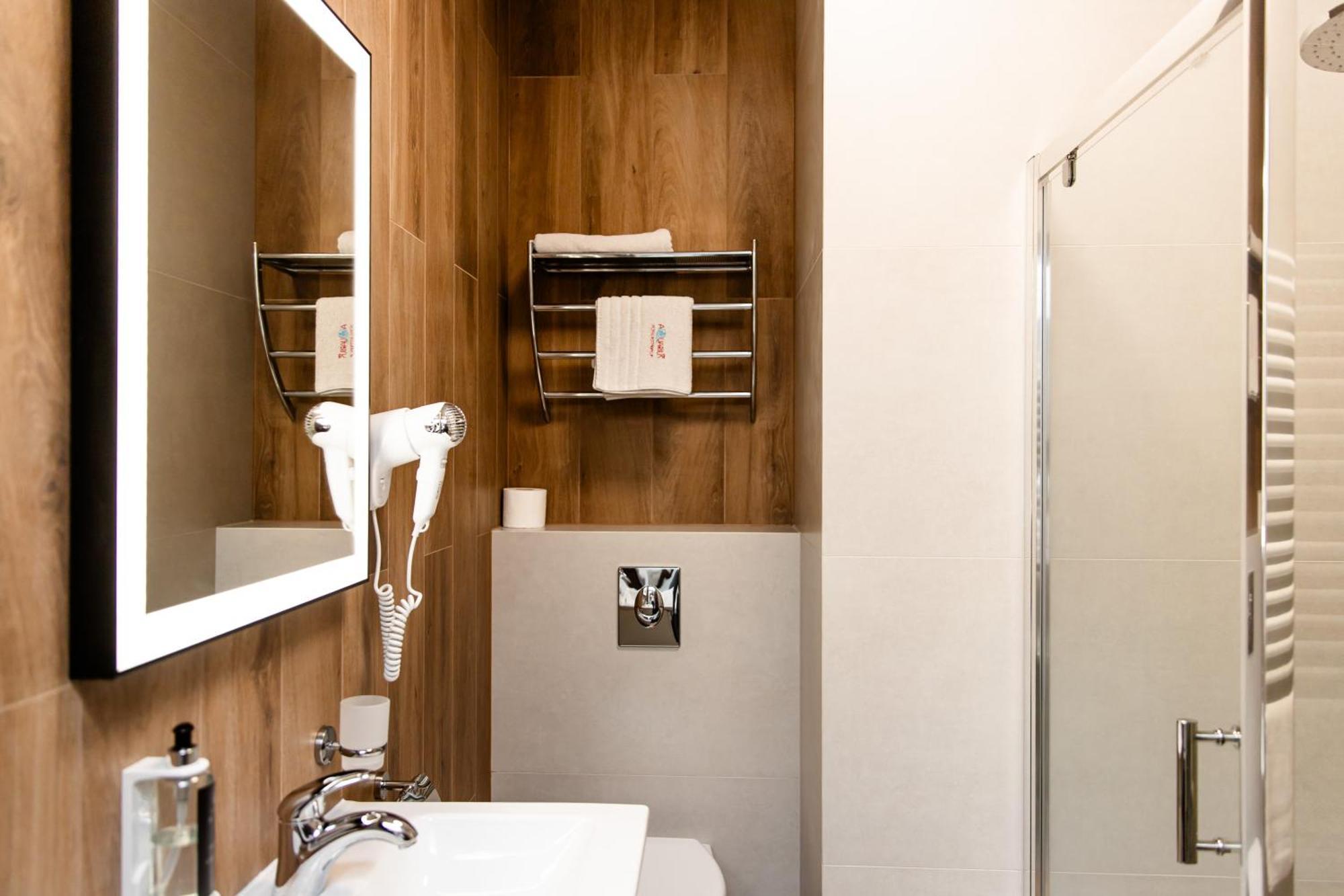 Hotel Aquarius Restaurant Wellness Spa 切霍齐内克 外观 照片